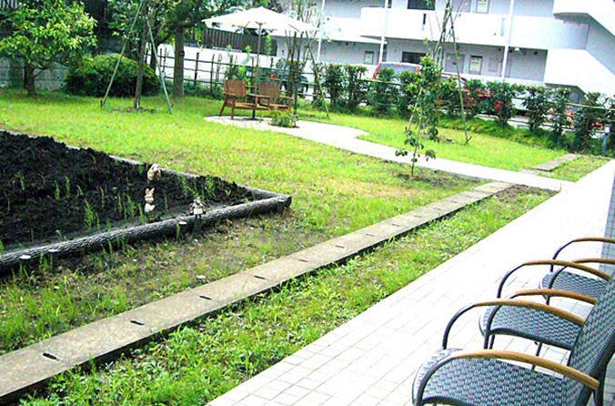 SOMPOケア ラヴィーレ横浜緑園都市 庭園