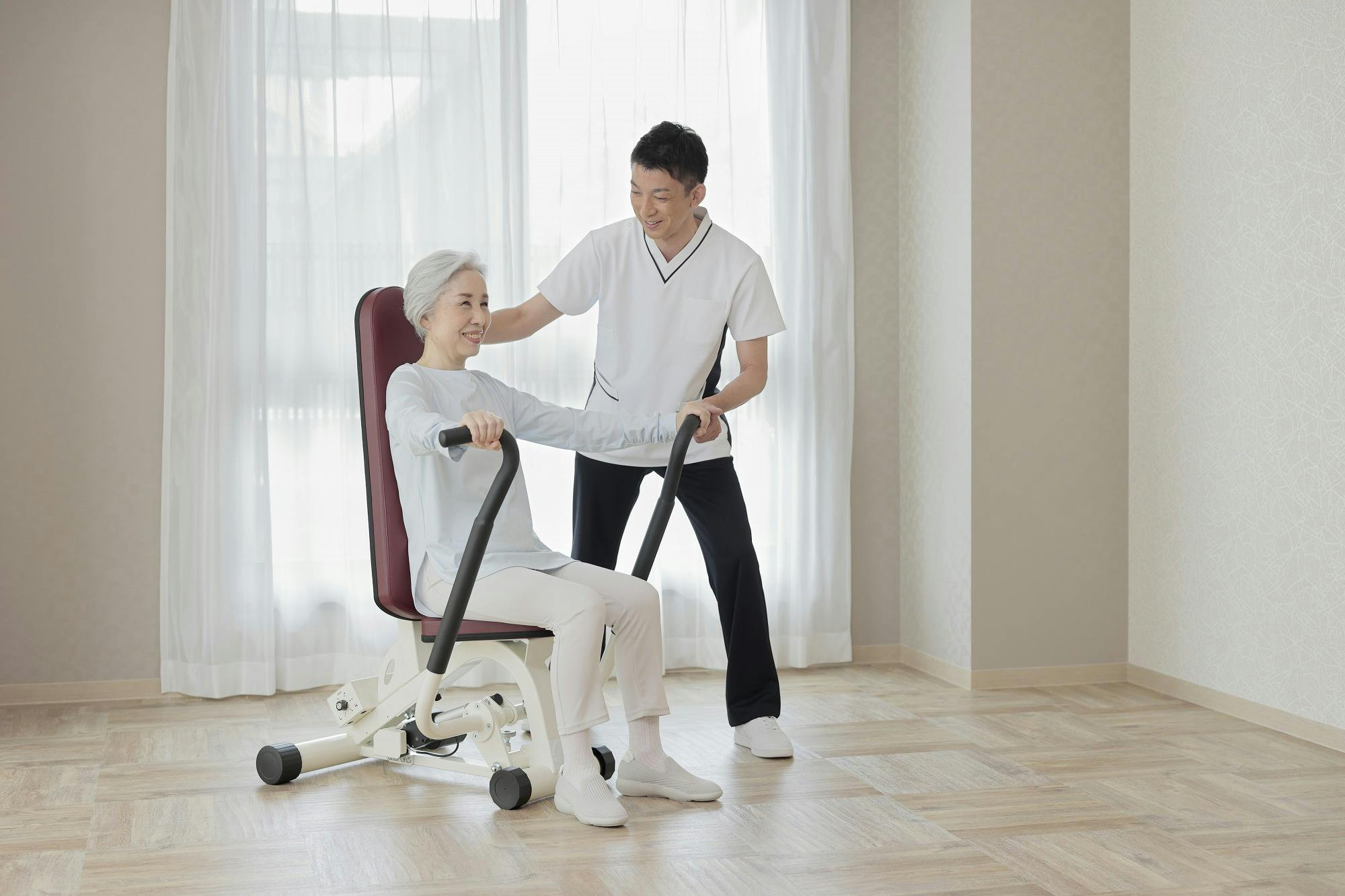 リハビリホームグランダ中野南 マシンを使用した個人リハビリ(イメージ)