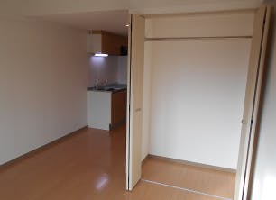 リリィパワーズレジデンス高田西 居室