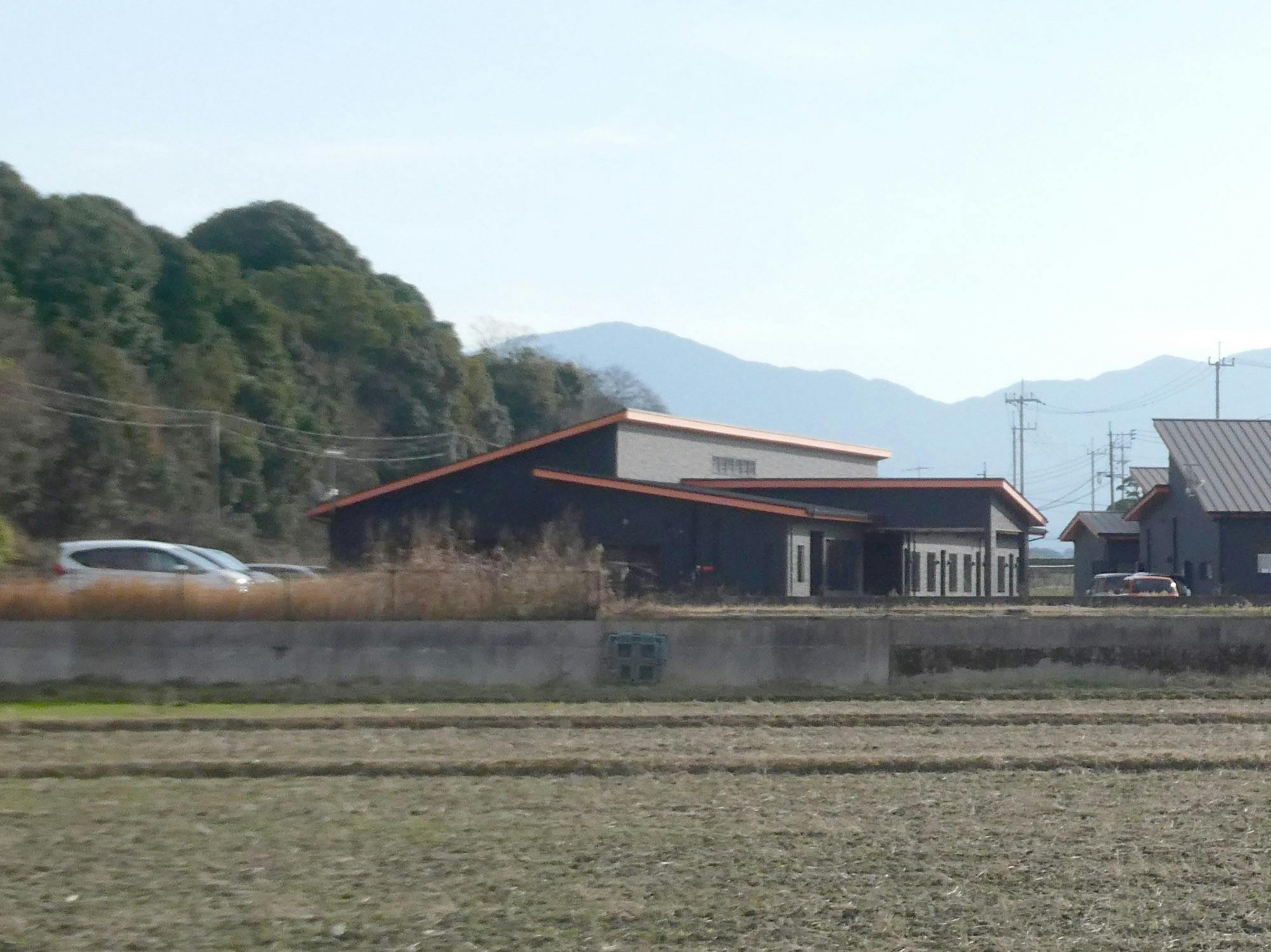 ローシャルリビング飯塚 外観