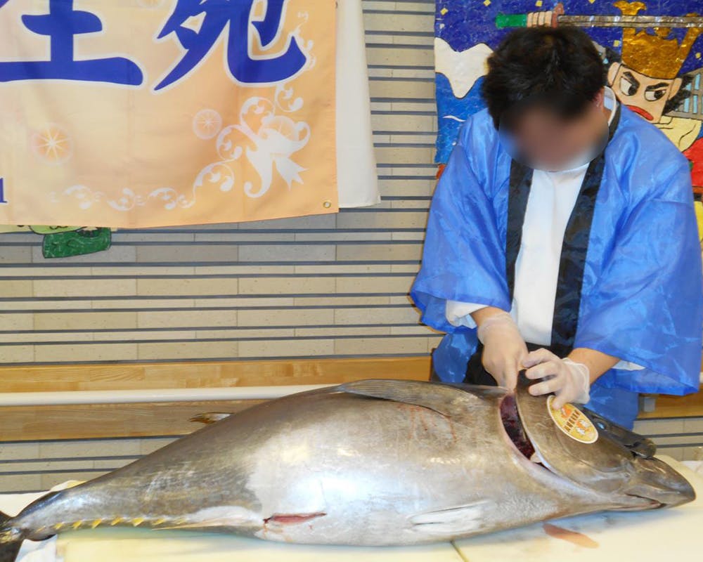 大宮明生苑 マグロの解体ショー