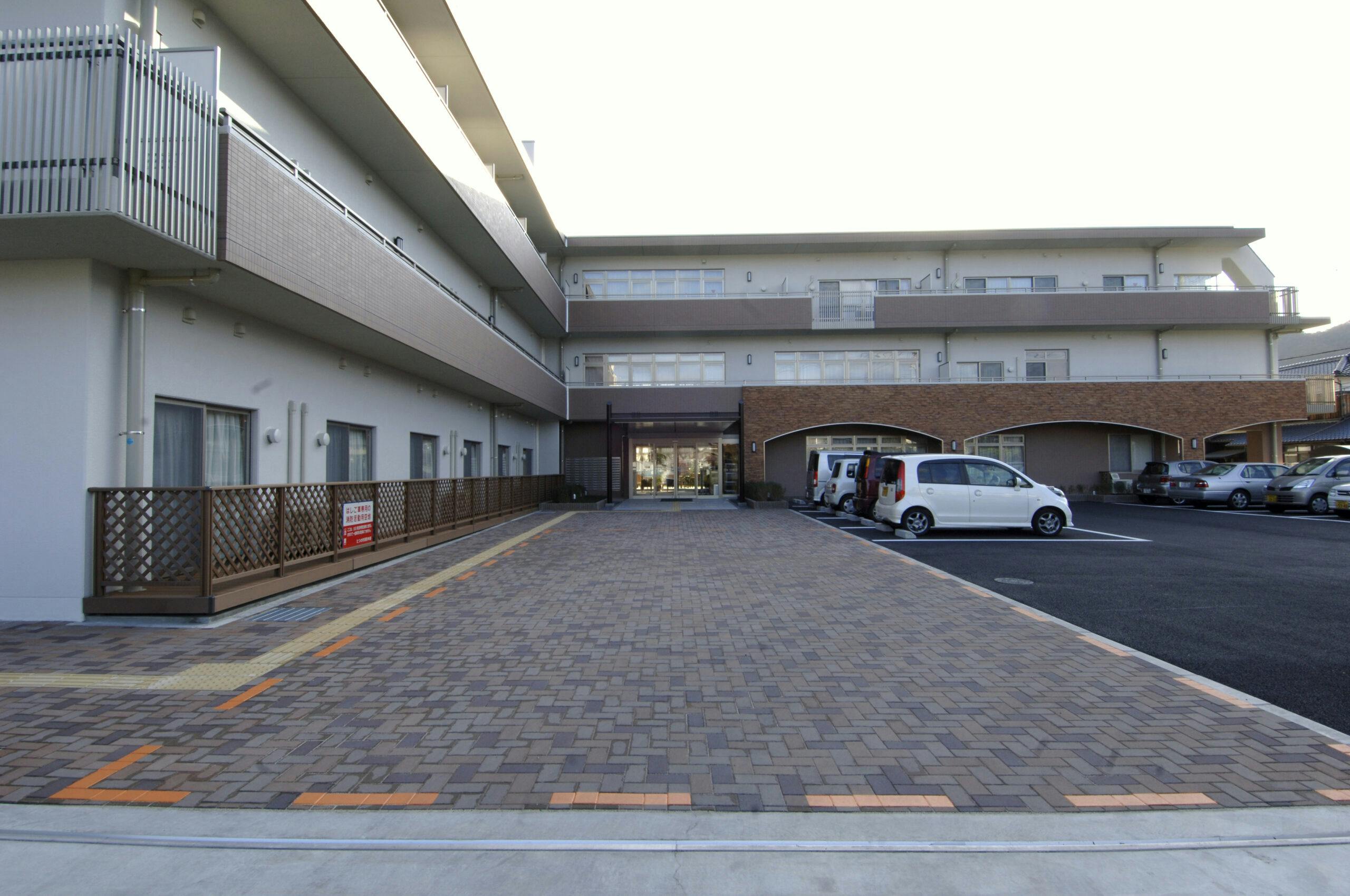 介護付有料老人ホーム アムール新宮 玄関