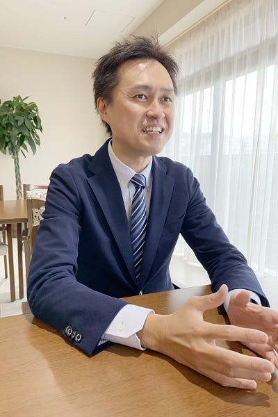 サンライズ・ヴィラ西葛西 施設長荒畑　健介