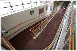 有料老人ホームアビタシオン白松 屋内スロープ