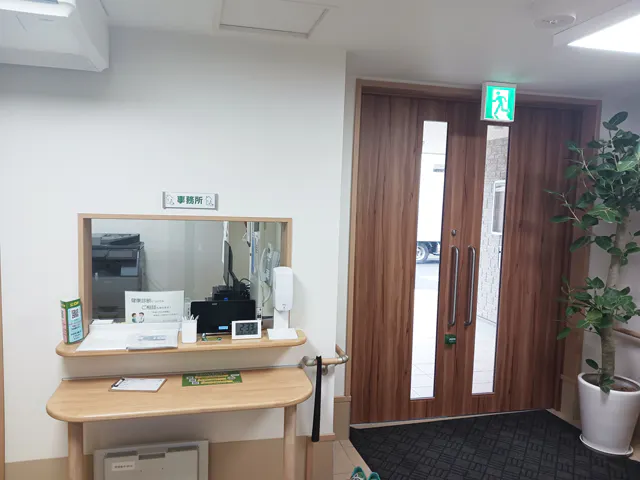 アットホーム大東 玄関