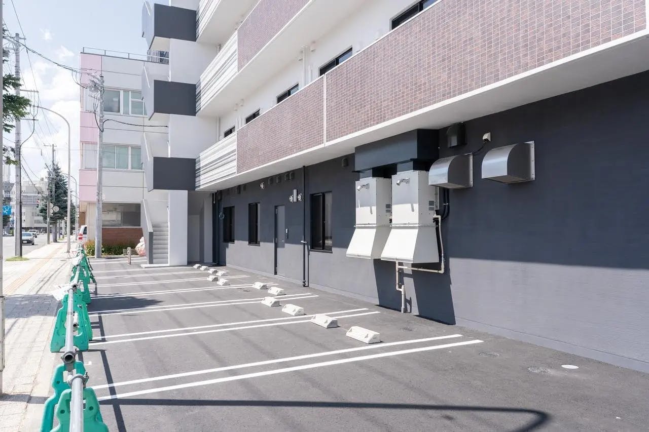イリーゼ旭川9条通 駐車場