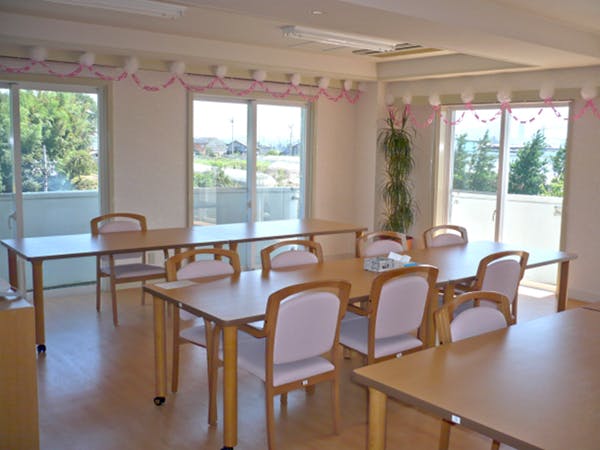 住宅型有料老人ホームウェルネステラス富岡 ４階談話室・食堂