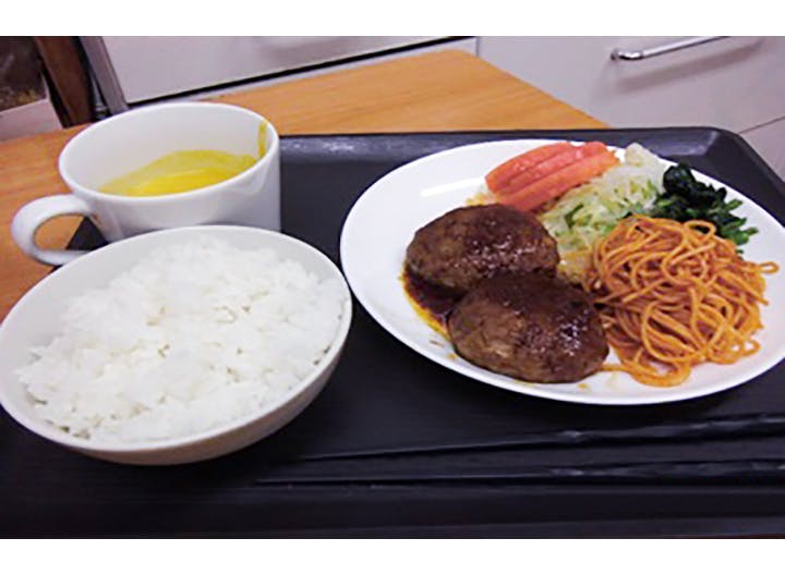 グループホームたのしい家大倉山 洋食