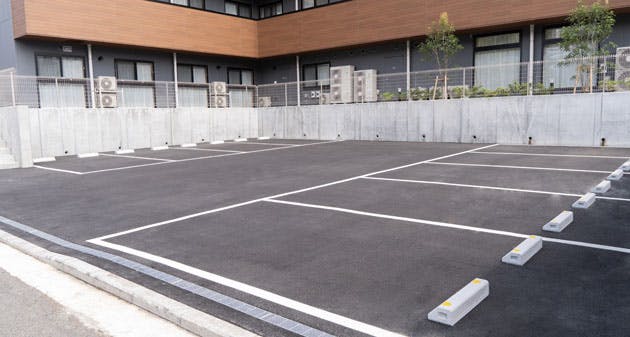 リアンレーヴ三ツ池公園 駐車場