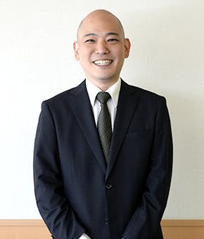 コンソルテ新緑苑 施設長田村　泰憲