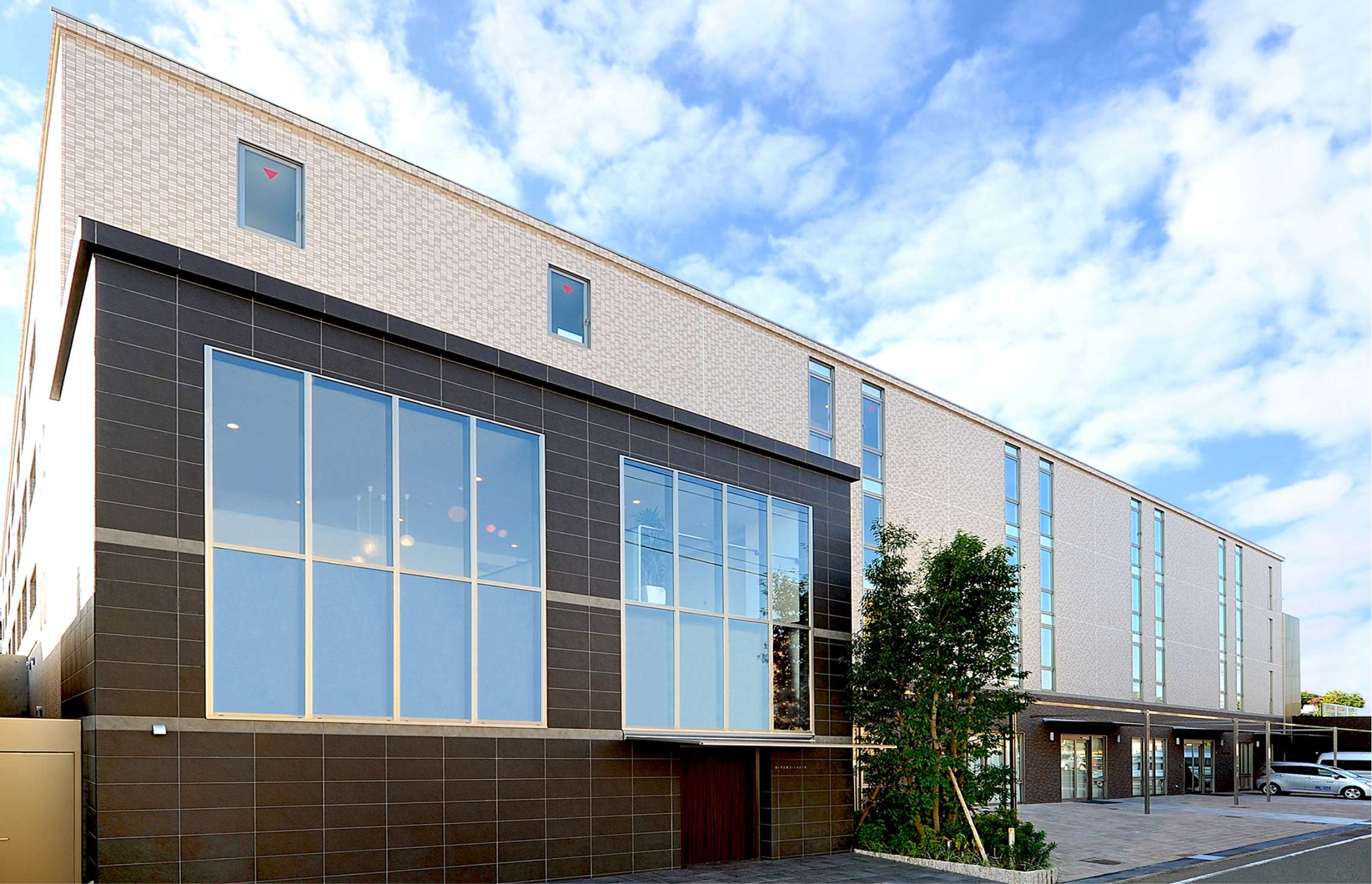 リーフエスコートあざみ野 外観