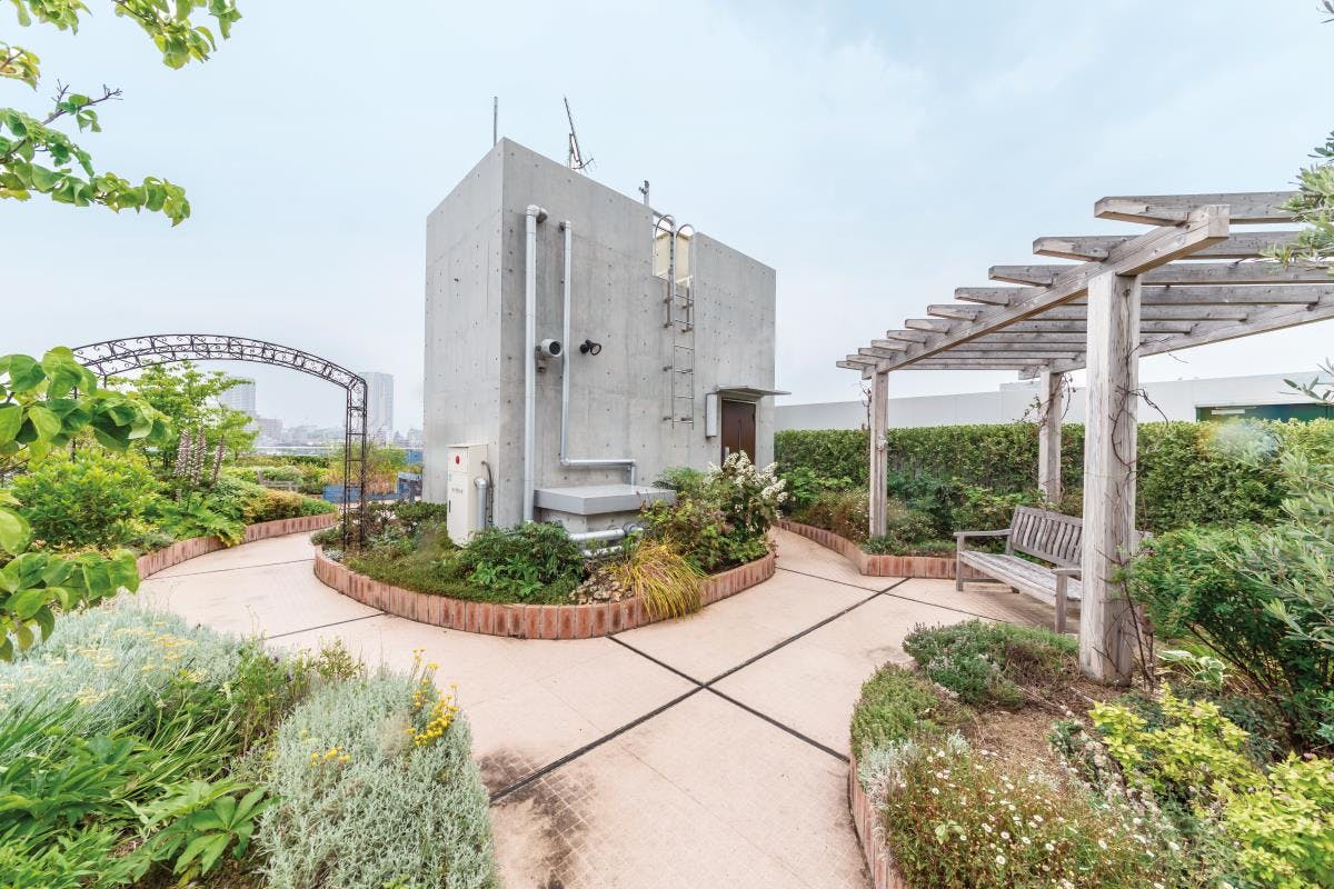 アズハイム市川アネックス 屋上庭園