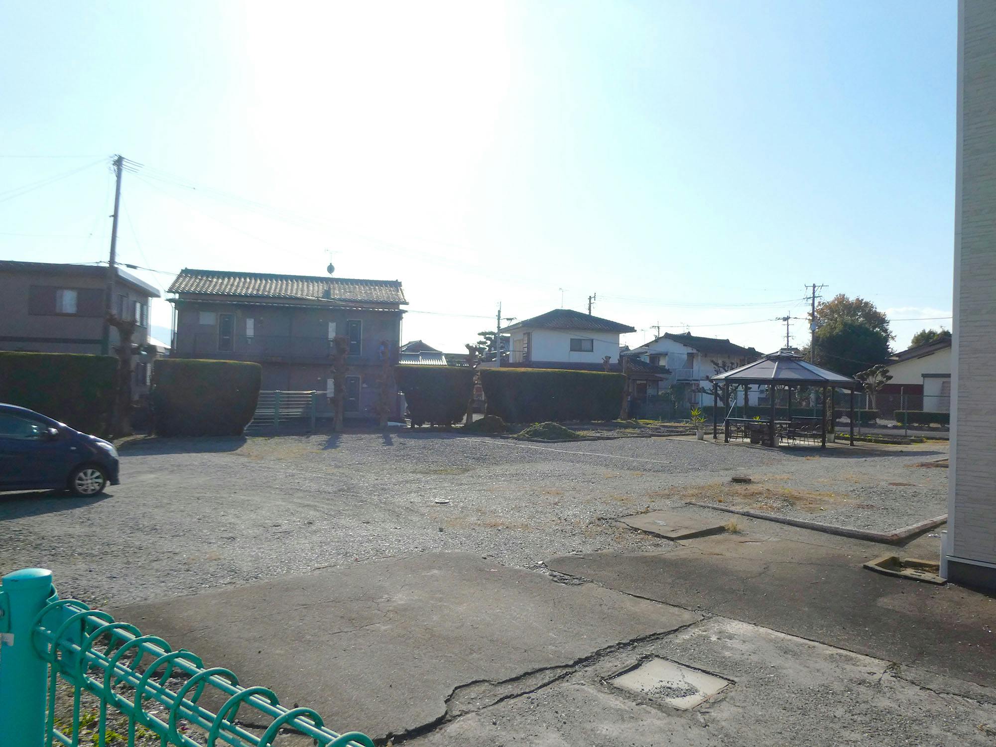 ラ・ファミーユ朝倉 駐車場