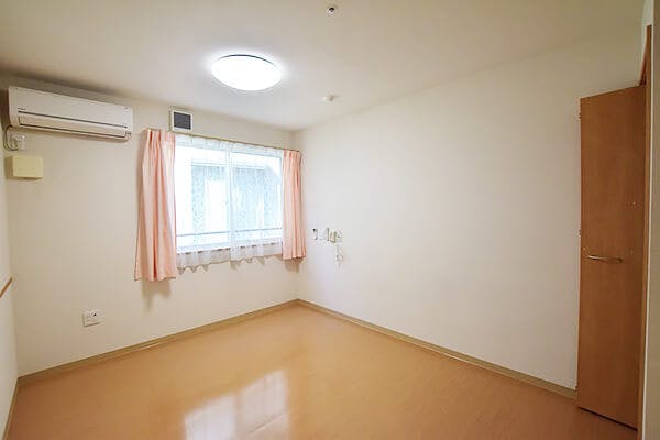 雅の四季 居室