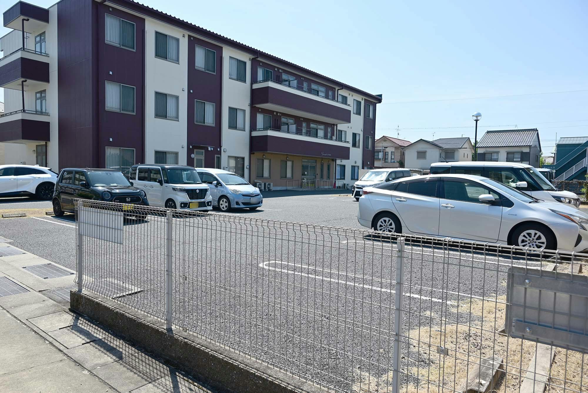 グランディール名古屋北 駐車場