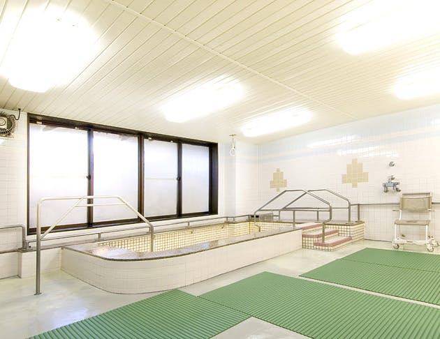 ライフコミューンいずみ中央 浴室（大浴槽）