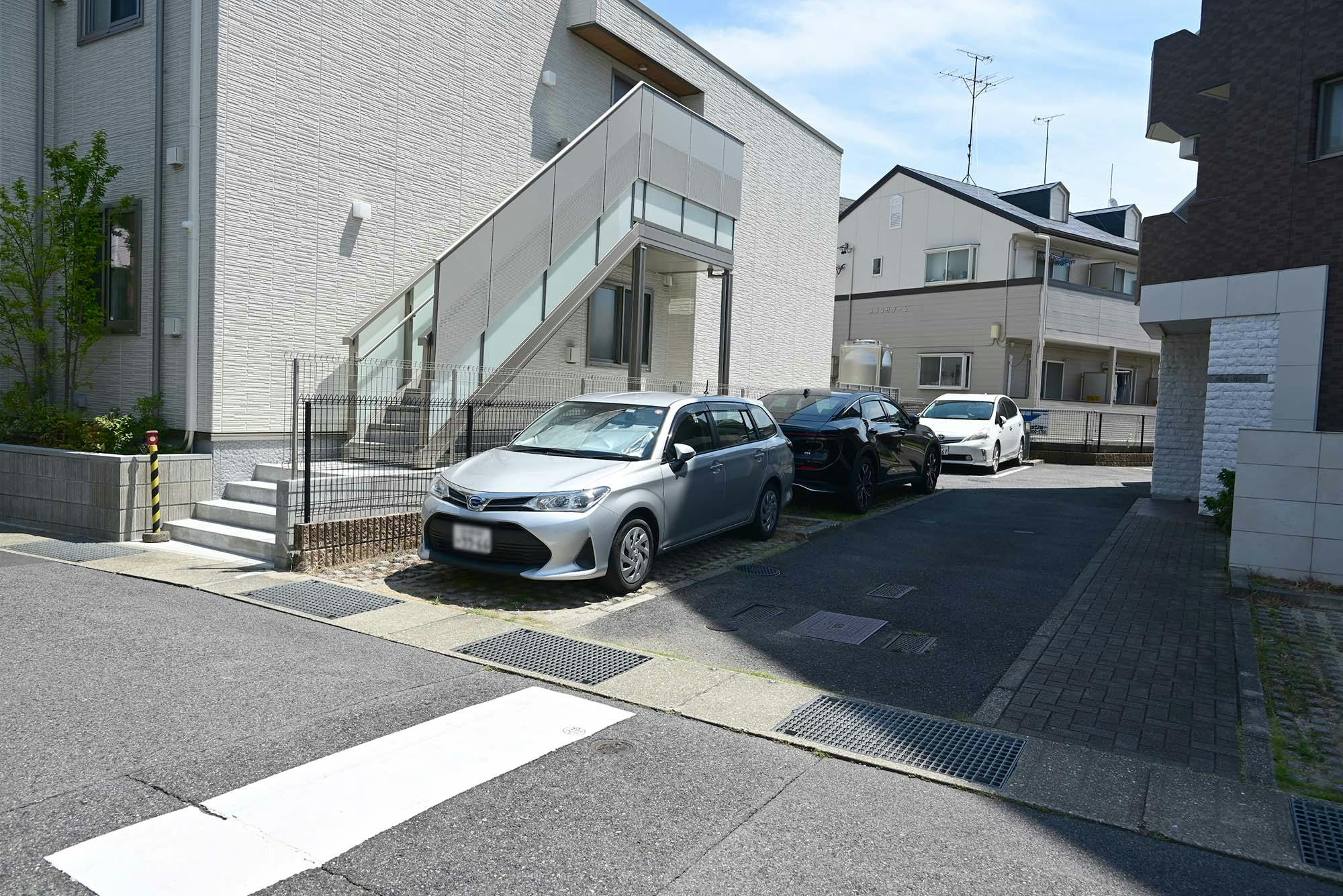 マイスターハウス植田 駐車場