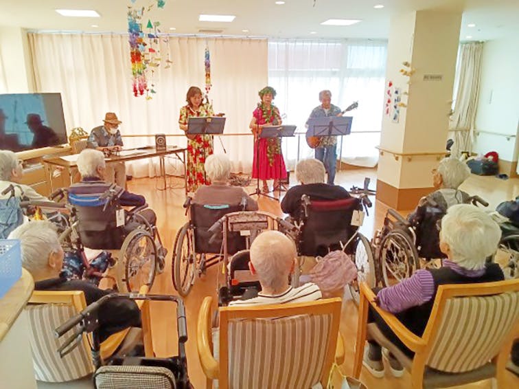 介護付有料老人ホームみんなの家・中浦和 ハワイアンイベント