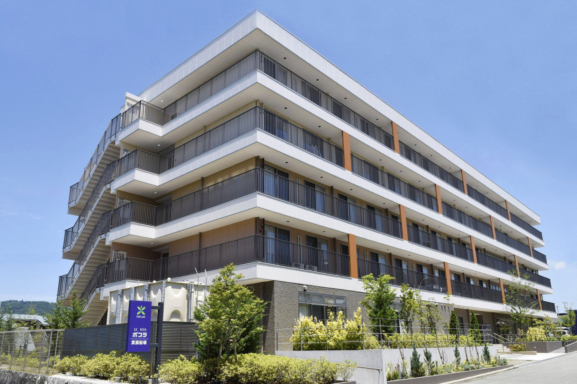 ニチイメゾン箕面船場 外観