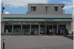 アイリスガーデン松戸稔台 ファミリーマート みのり台駅前通り店