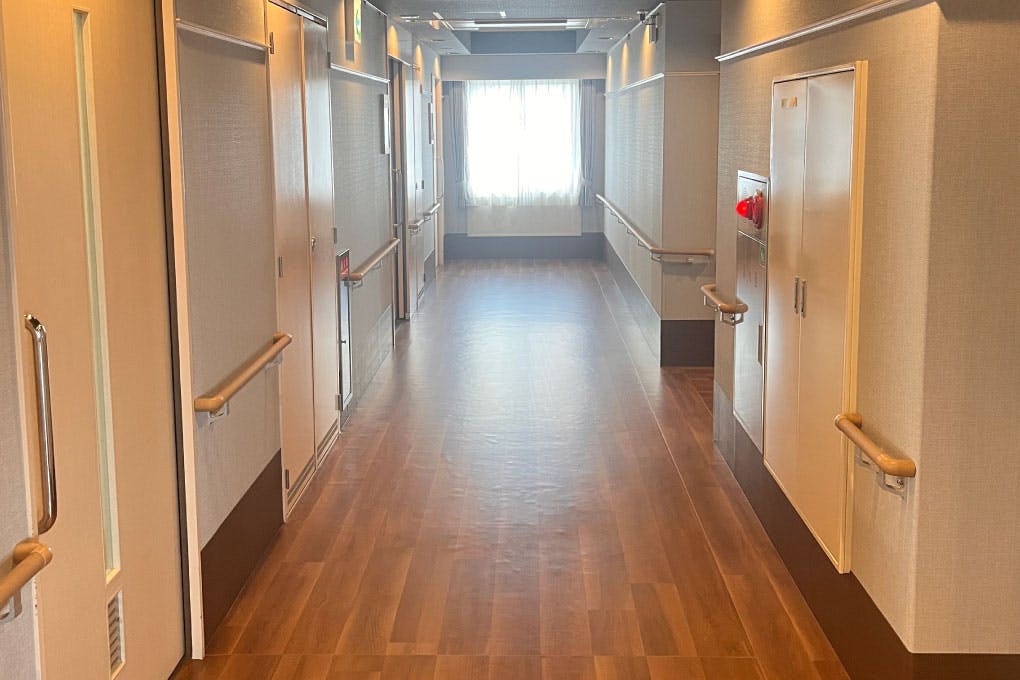 ハイリタイヤー松葉公園 廊下