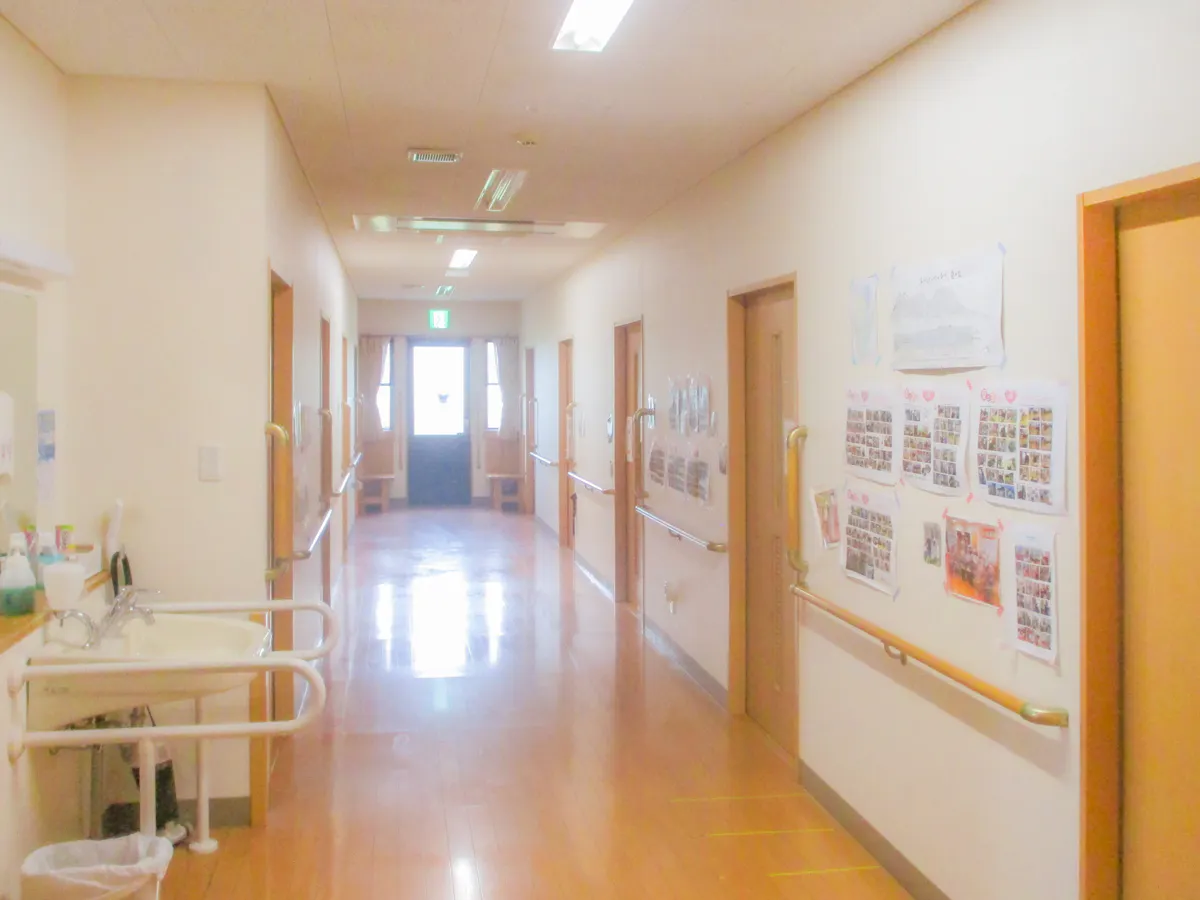 愛の家グループホーム上越吉川 廊下
