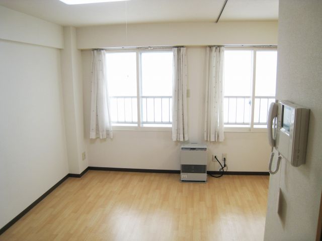 マンション薫子 居室