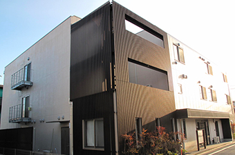 ディーフェスタ日野 外観