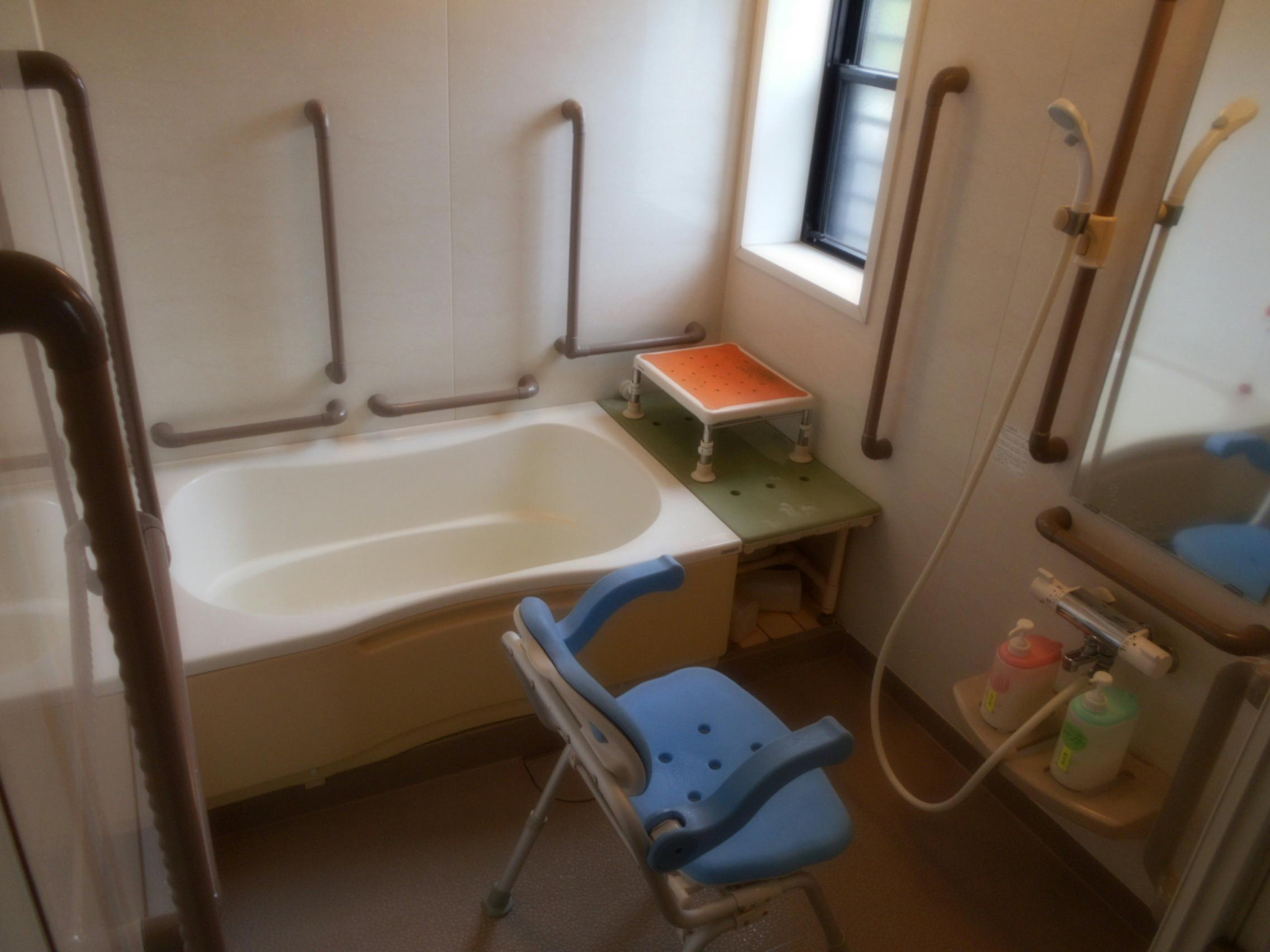 ニチイケアセンター巻 浴室