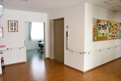 豊心の里 1F玄関前
