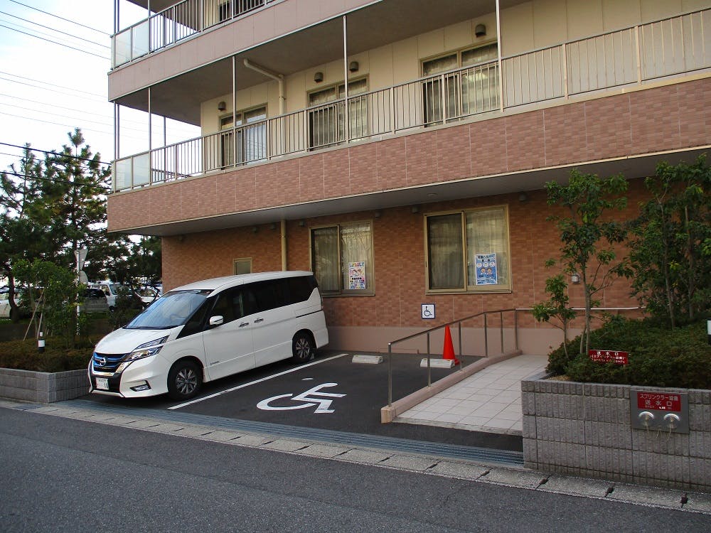 ホームステーションらいふ幕張本郷 駐車場
