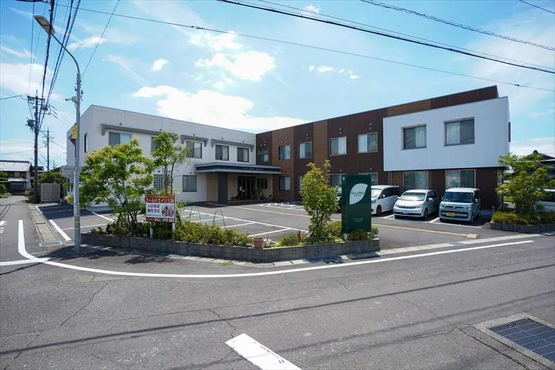 ゴールドエイジ三条 外観