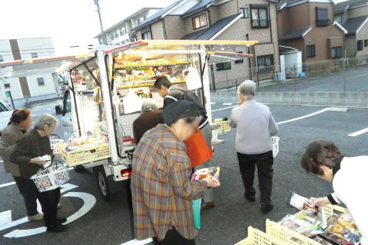 エイジフリーハウス岡崎六名 移動販売