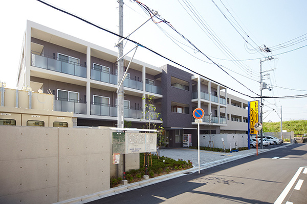 スーパー・コート高槻 外観