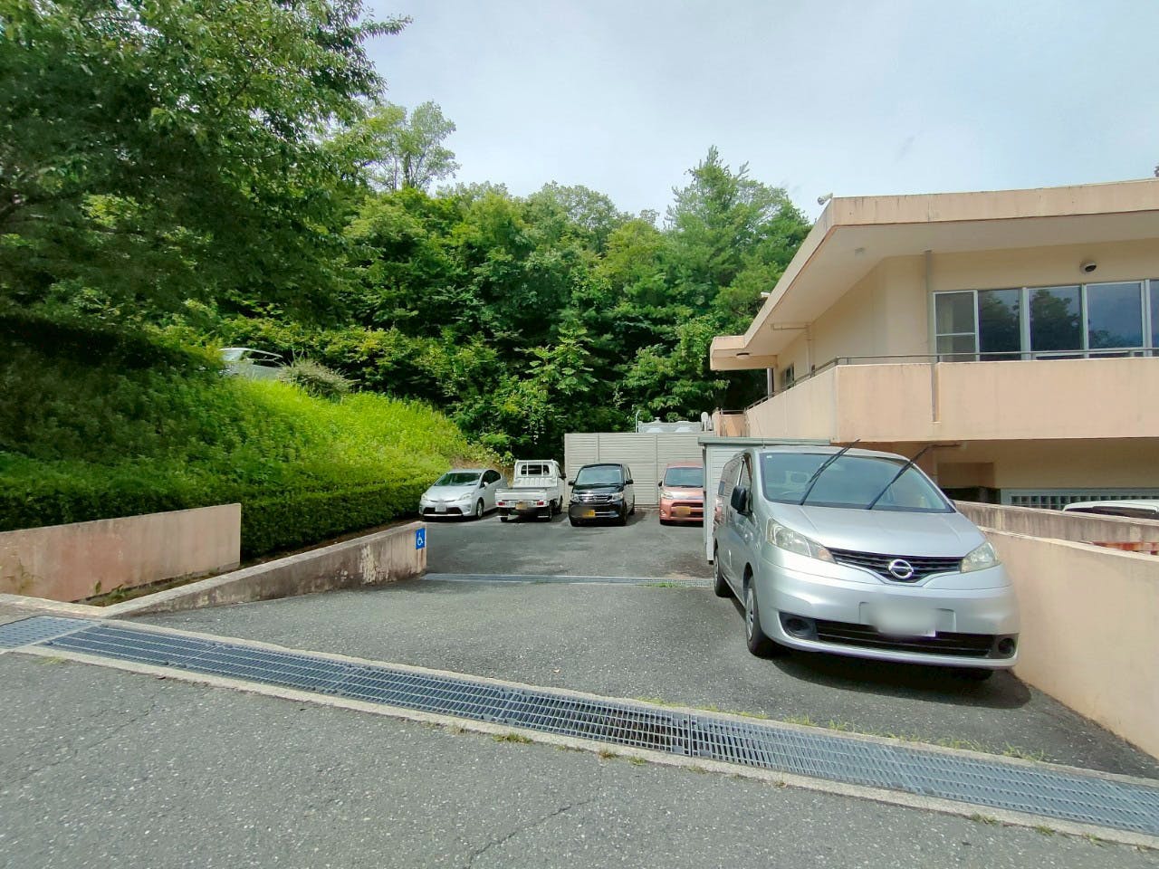 特別養護老人ホームサンウエスト 駐車場
