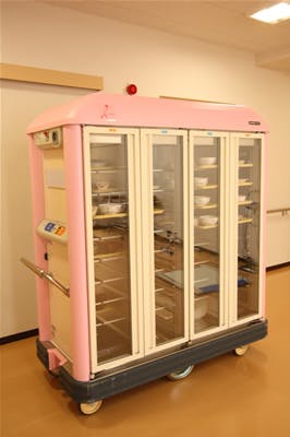 介護付有料老人ホーム エクセレントくわな 温冷配膳車