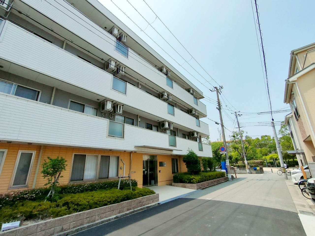 サービス付き高齢者向け住宅ラウレート名神町 外観