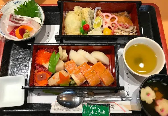 サービス付き高齢者向け住宅緑陽館 お祝い膳