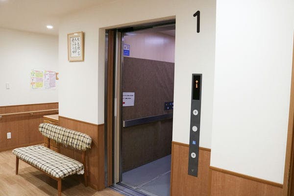 サービス付き高齢者向け住宅 八重の里 エレベーター