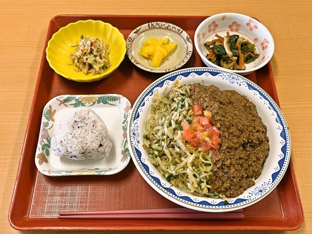 有料老人ホームさんさんハート岐南 土曜は麺の日