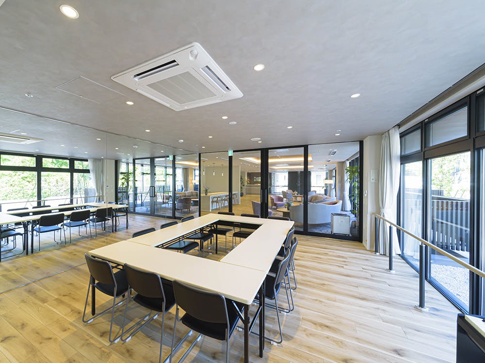 チャーム府中日新町 多目的室