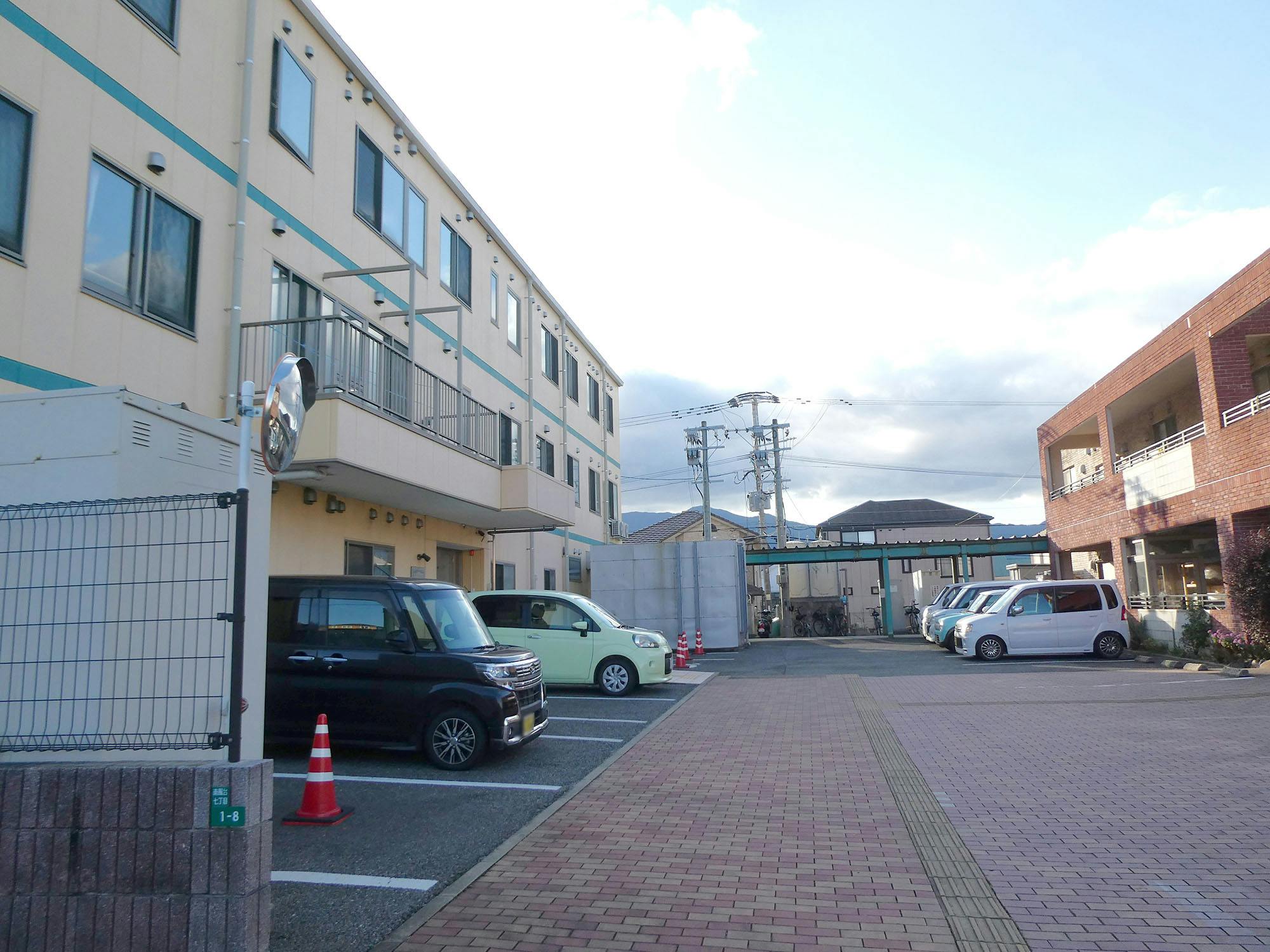 ケア・オアシス南風台 駐車場