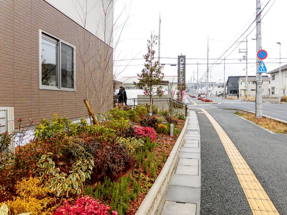 愛の家グループホーム 明石大久保町茜 花壇
