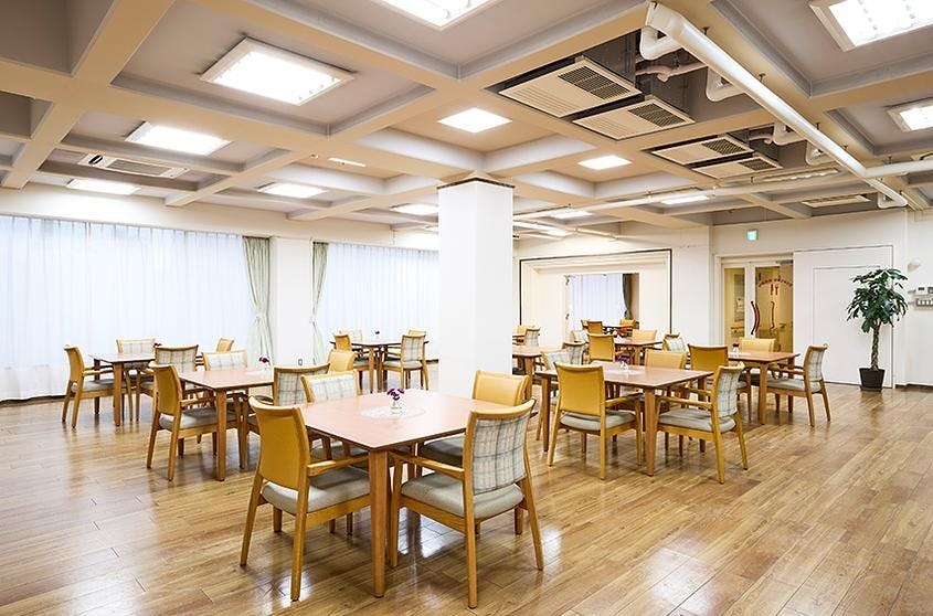 メディカルホームグラニー鷺沼・川崎 1F ダイニングルーム兼機能訓練室