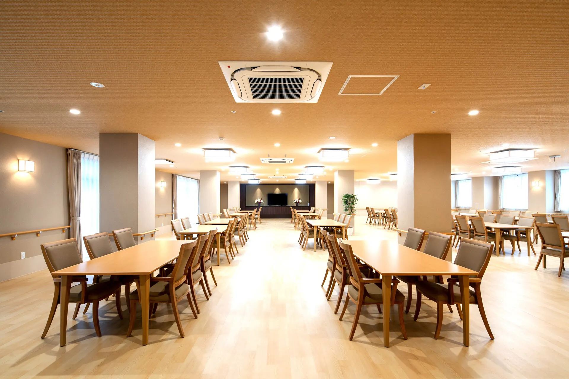 ライブラリ下総中山 食堂