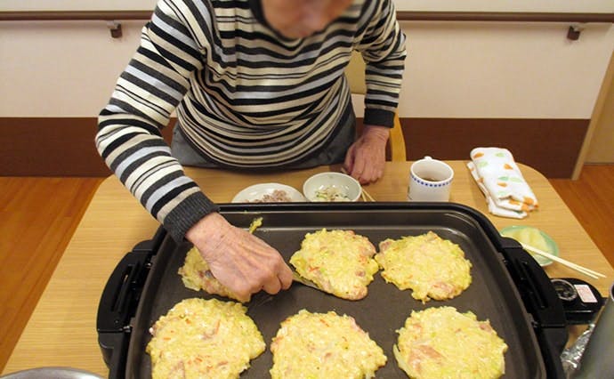ヒューマンライフケア大野台グループホーム おやつ作り
