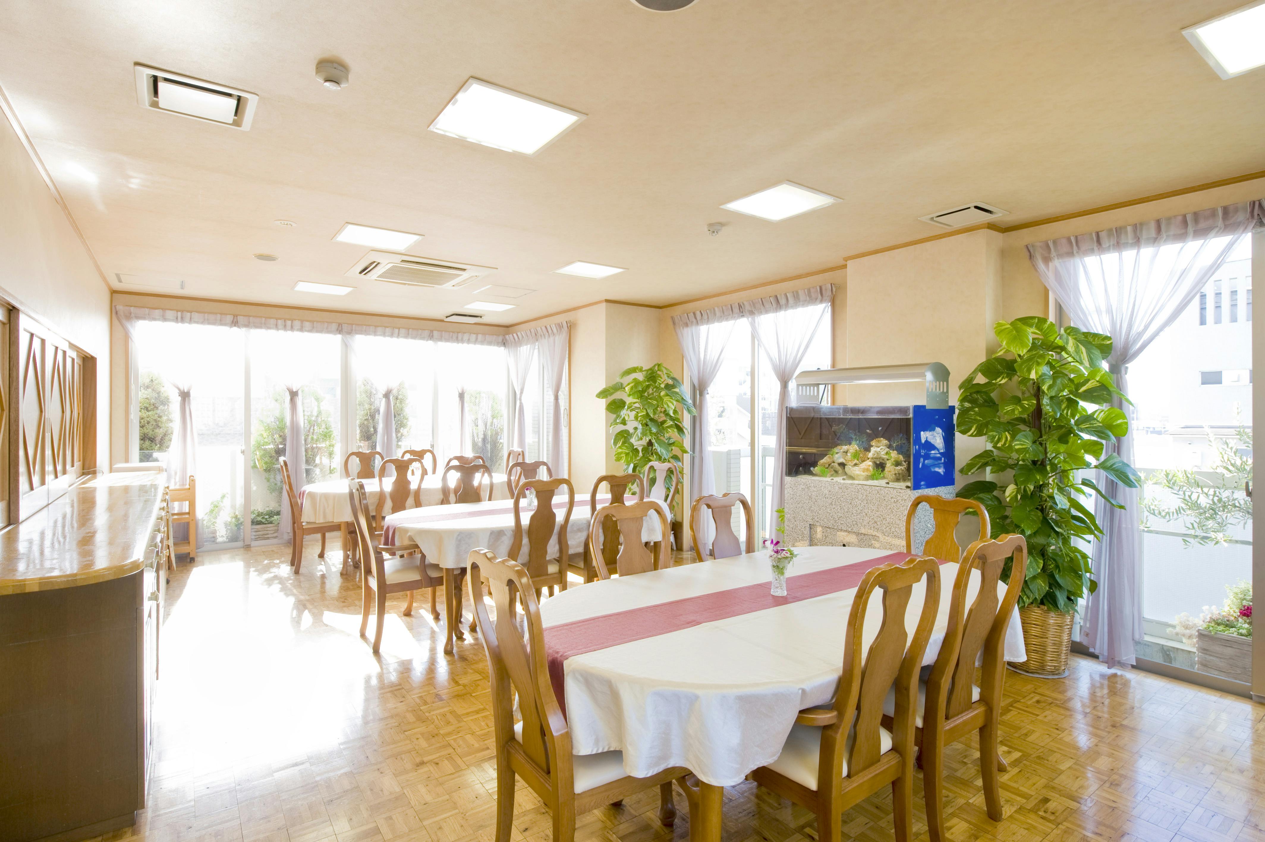 ロングライフうつぼ公園 レストラン
