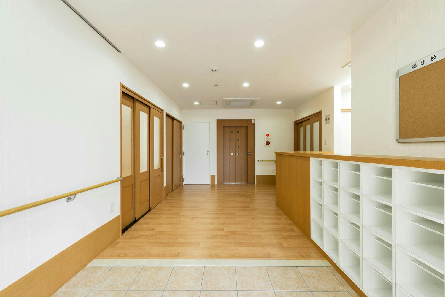 サービス付高齢者向け住宅さくらいふ丸新町 エントランスホール