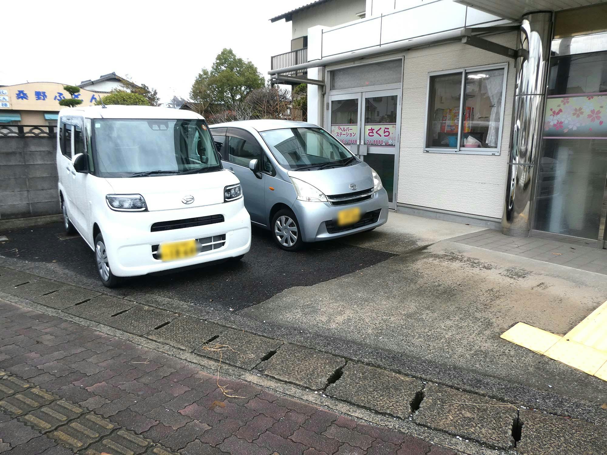 シルバーハイムさくら 駐車場