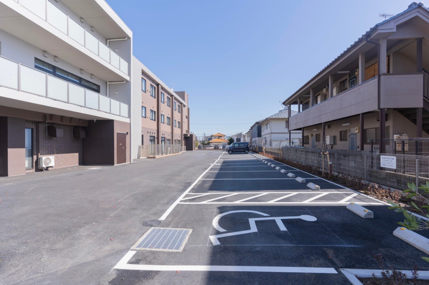 イリーゼ上福岡 敷地内駐車場